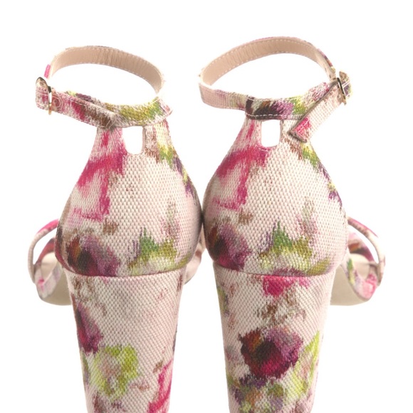 Never worn with shoe bags Stuart Weitzman floral Sandals. - Picture 2 of 4